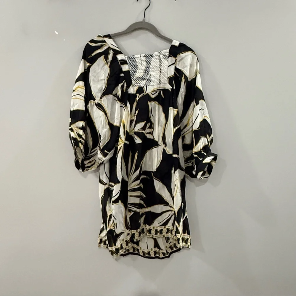 Tuckernuck Dress Mod Iris Coverup Balloon Sleeve Mini in Black Gold